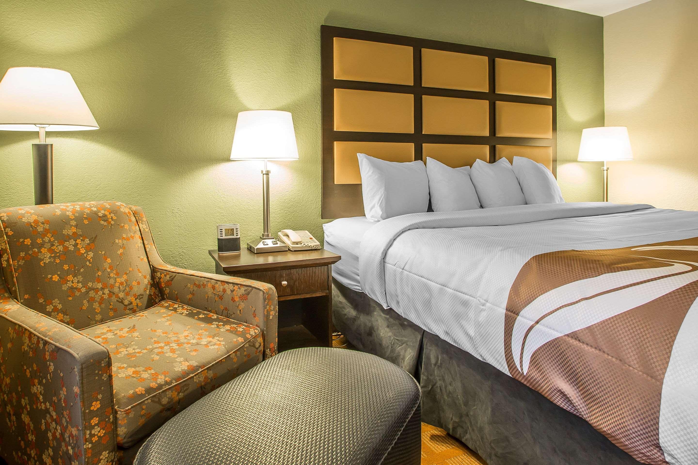 Quality Inn & Suites Marinette Екстериор снимка