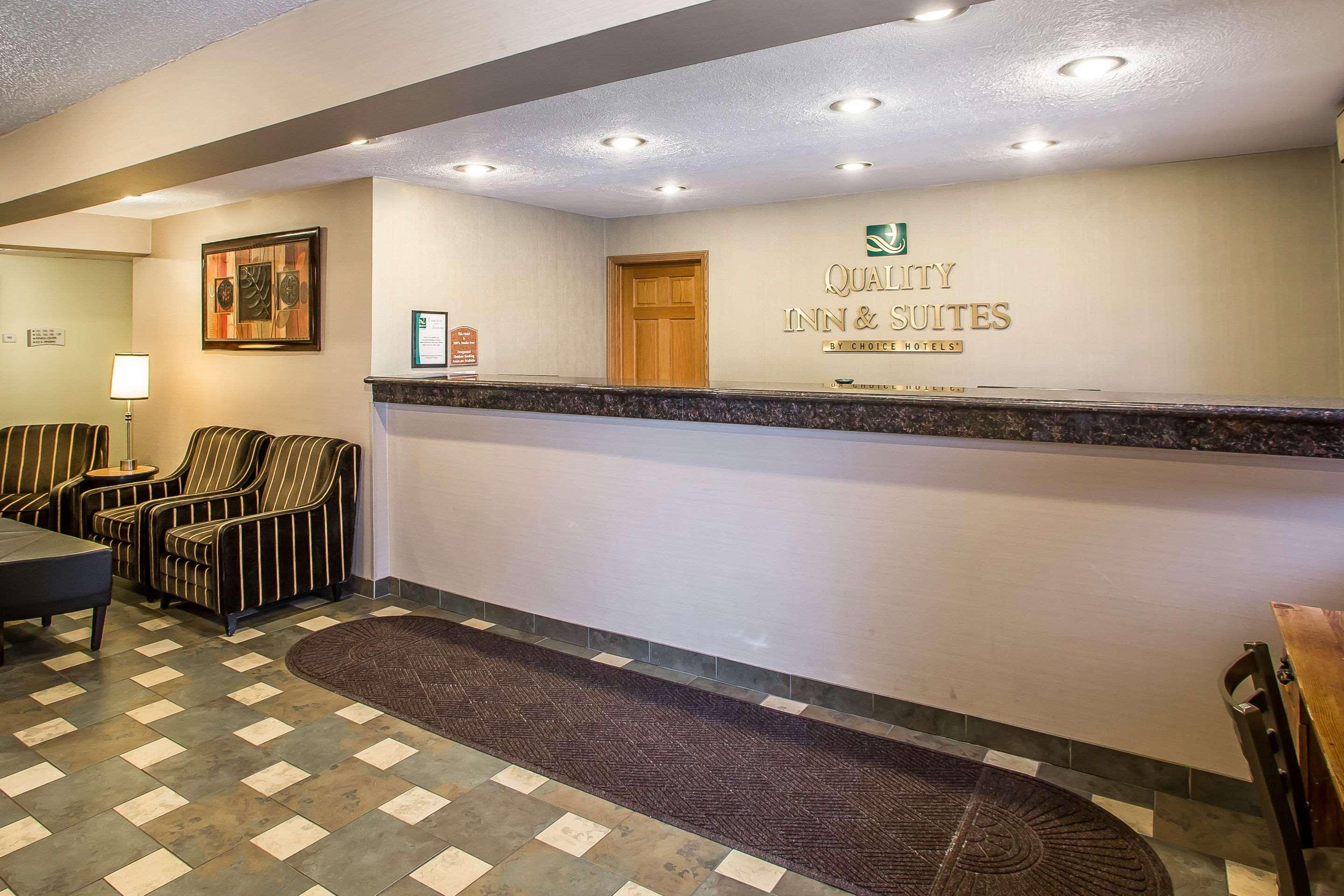 Quality Inn & Suites Marinette Екстериор снимка