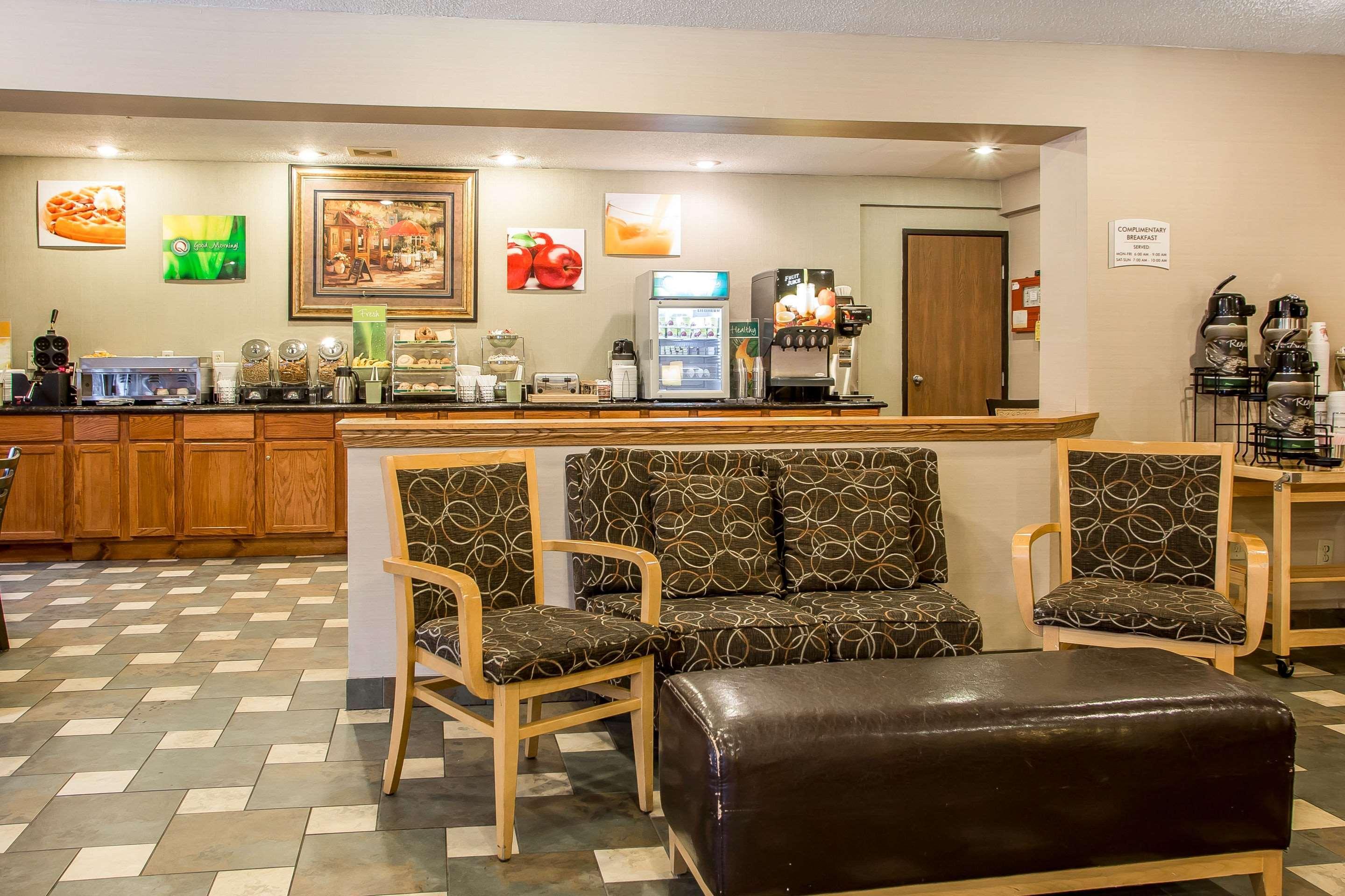 Quality Inn & Suites Marinette Екстериор снимка