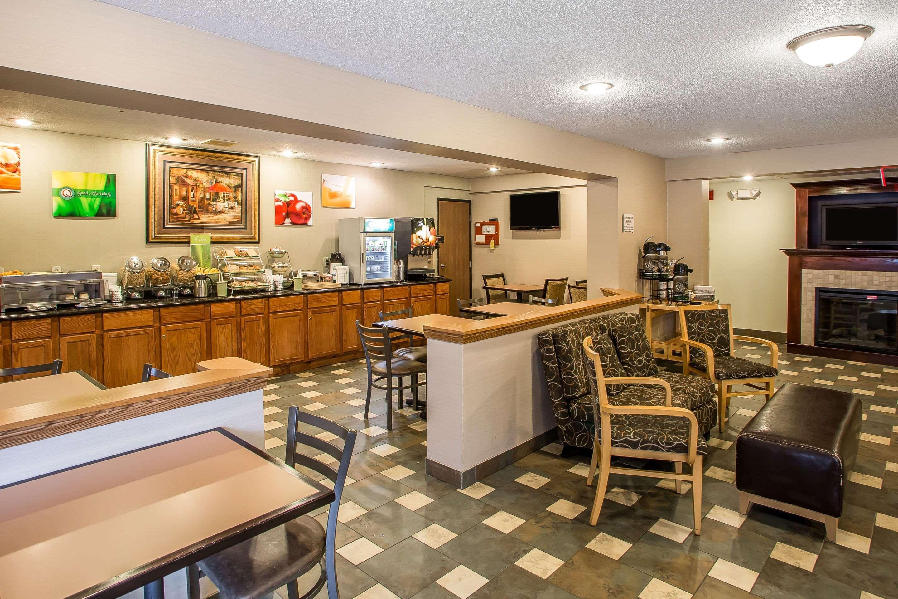 Quality Inn & Suites Marinette Екстериор снимка