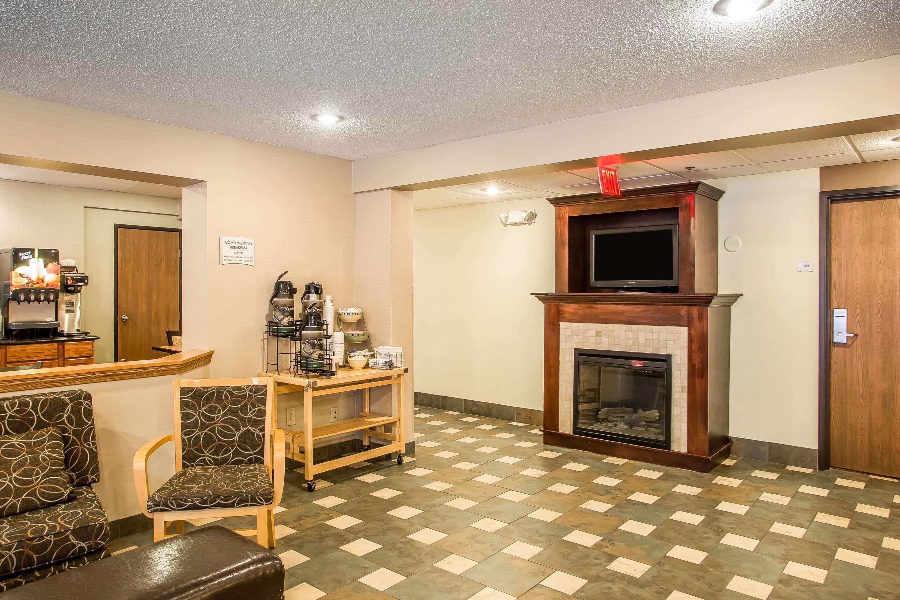 Quality Inn & Suites Marinette Екстериор снимка
