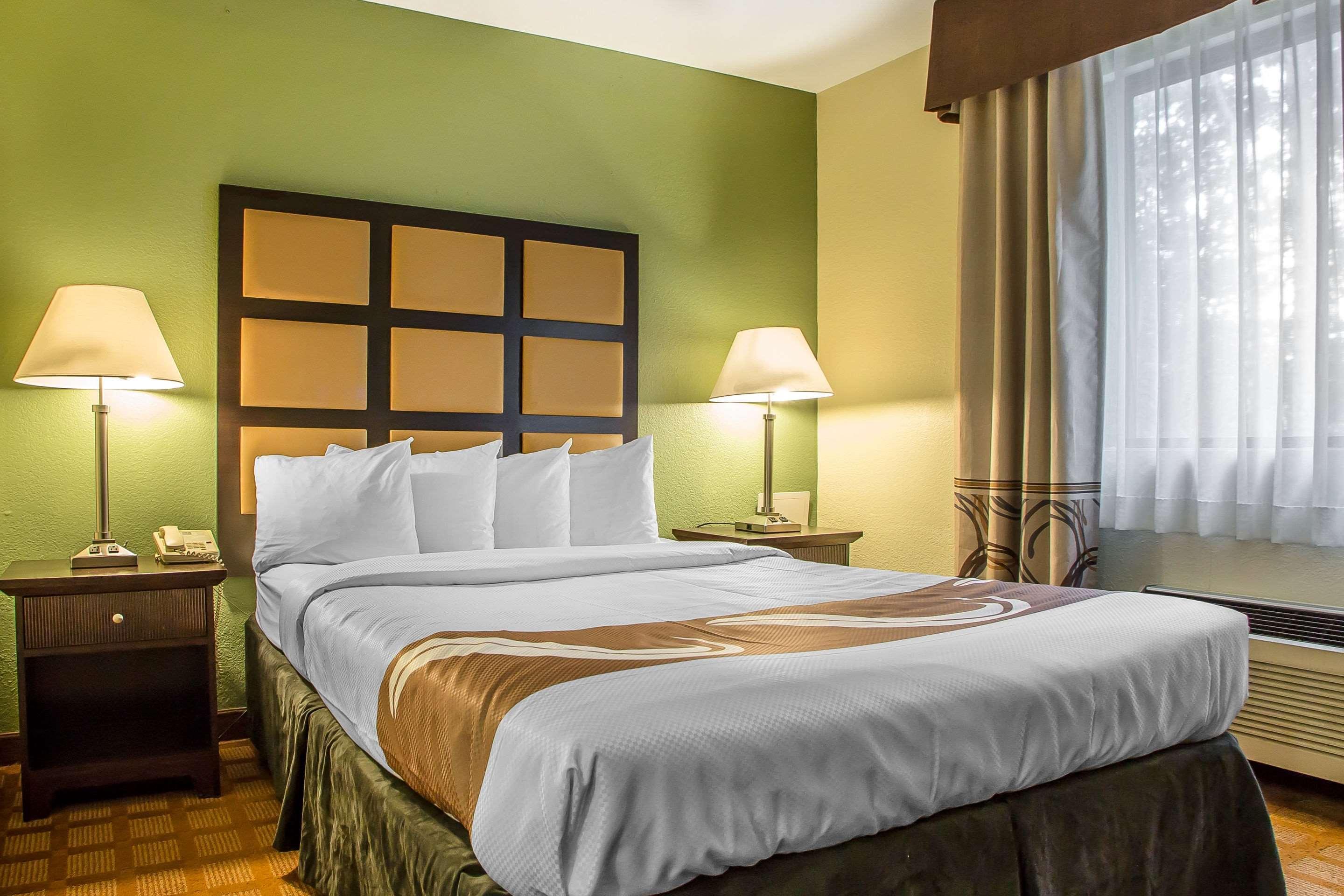 Quality Inn & Suites Marinette Екстериор снимка