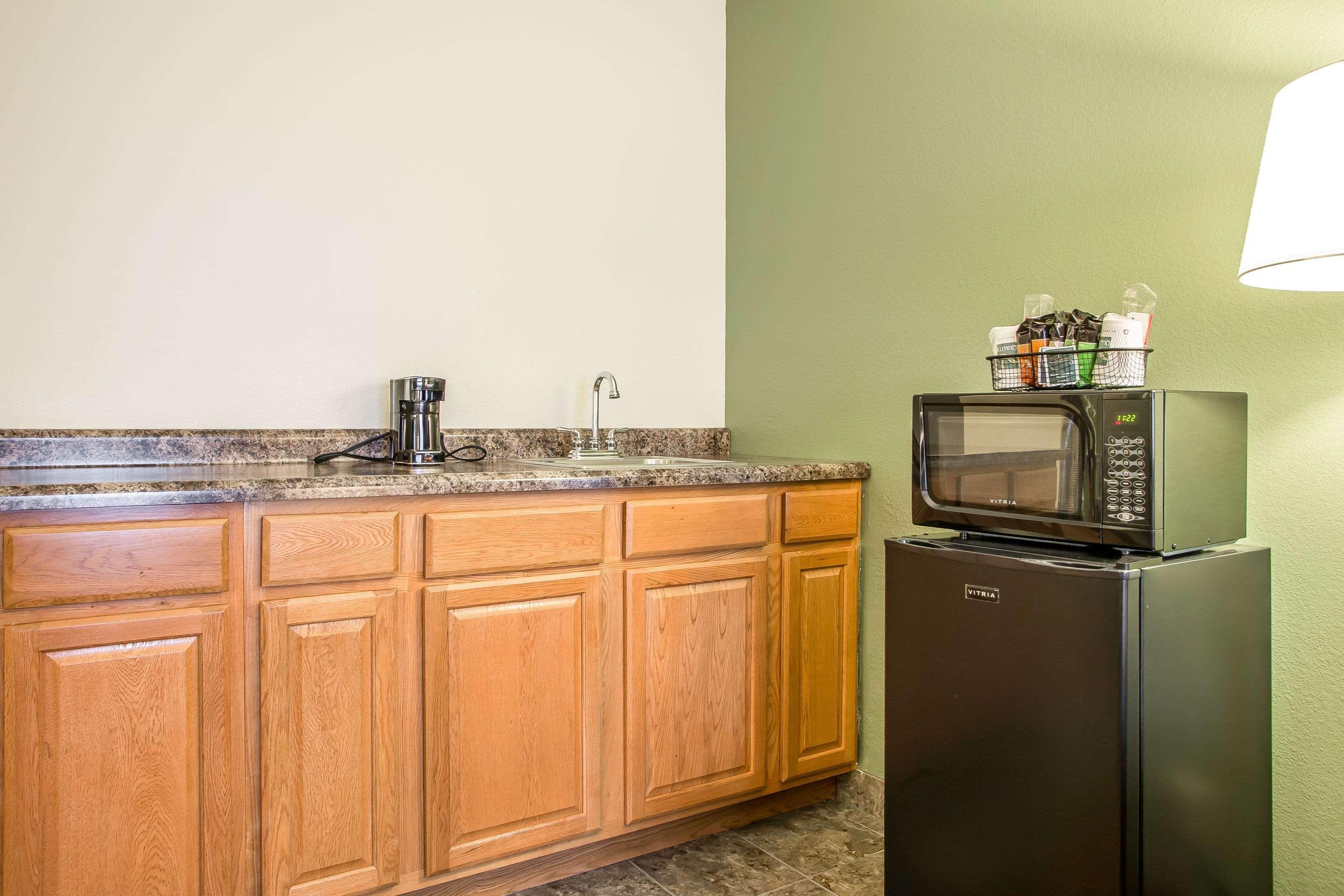 Quality Inn & Suites Marinette Екстериор снимка