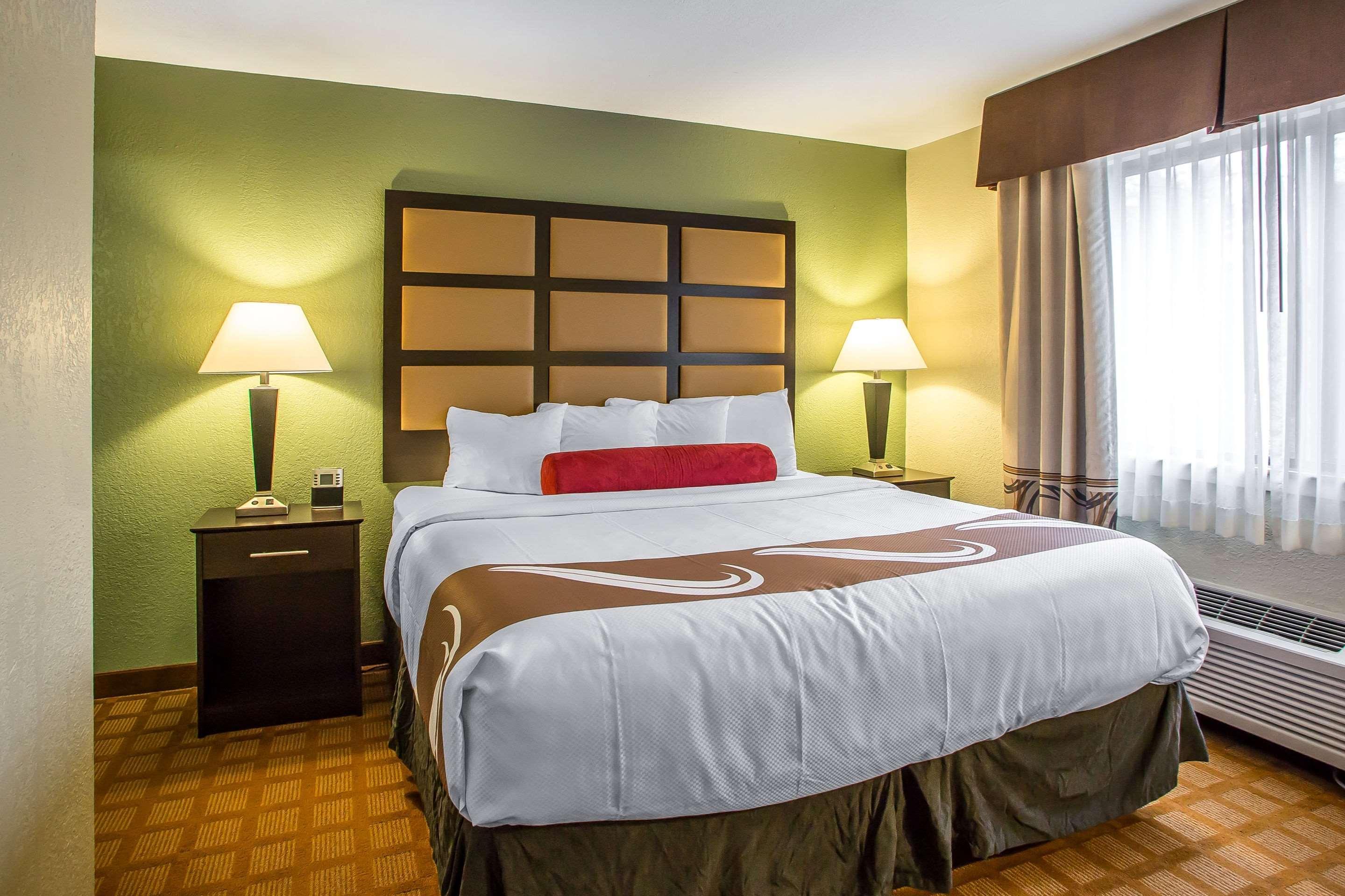 Quality Inn & Suites Marinette Екстериор снимка