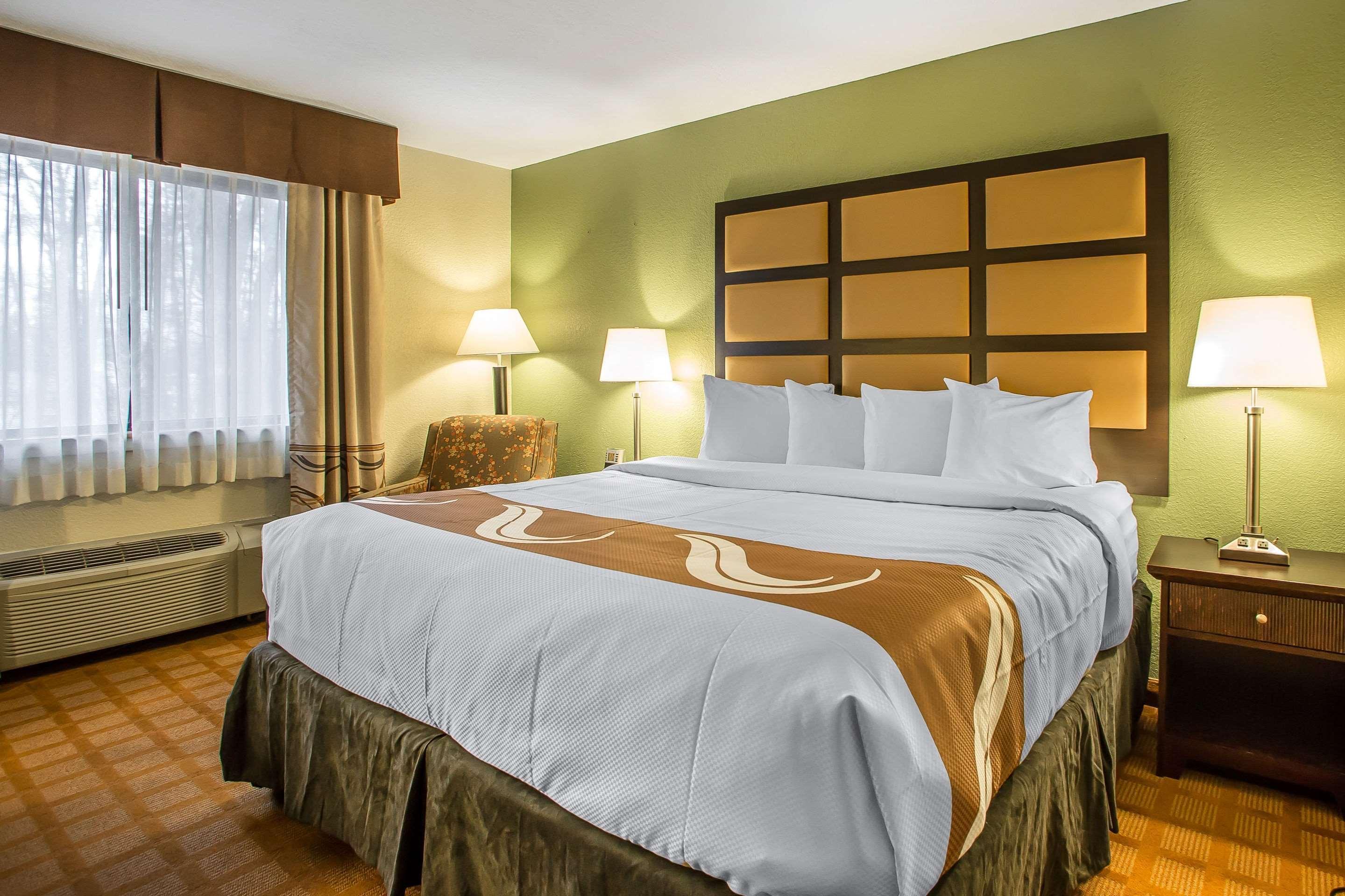 Quality Inn & Suites Marinette Екстериор снимка