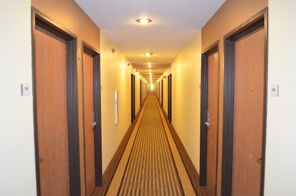 Quality Inn & Suites Marinette Екстериор снимка